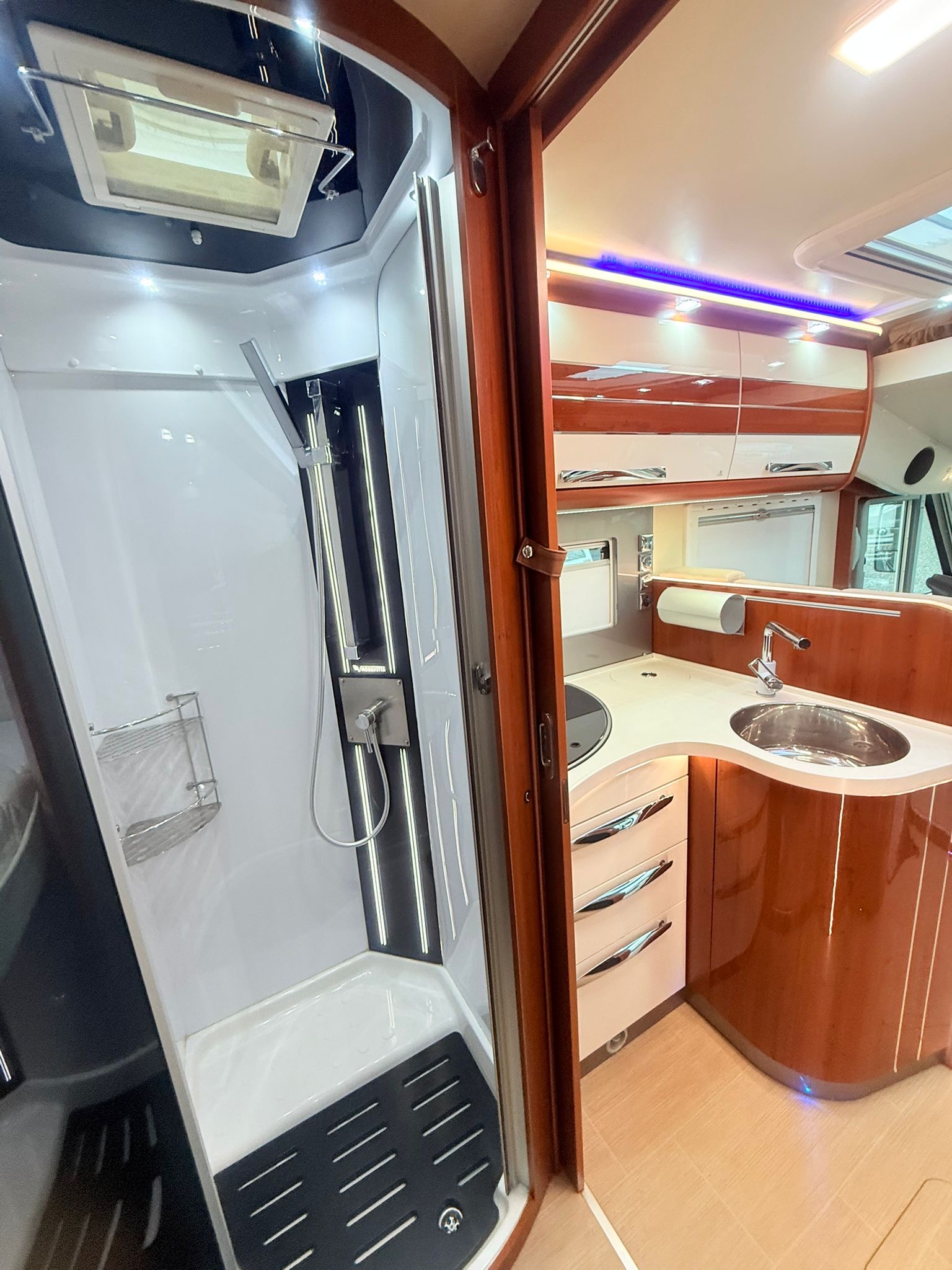 Autocaravana mobilvetta 29.000km/2023 - Imagen 7
